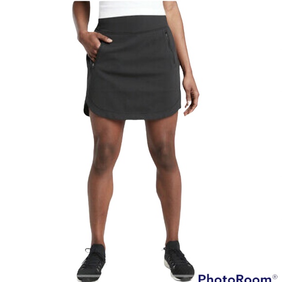 Athleta Pants - Athleta Fairway Golf Skort 18 inches in Black Size Small